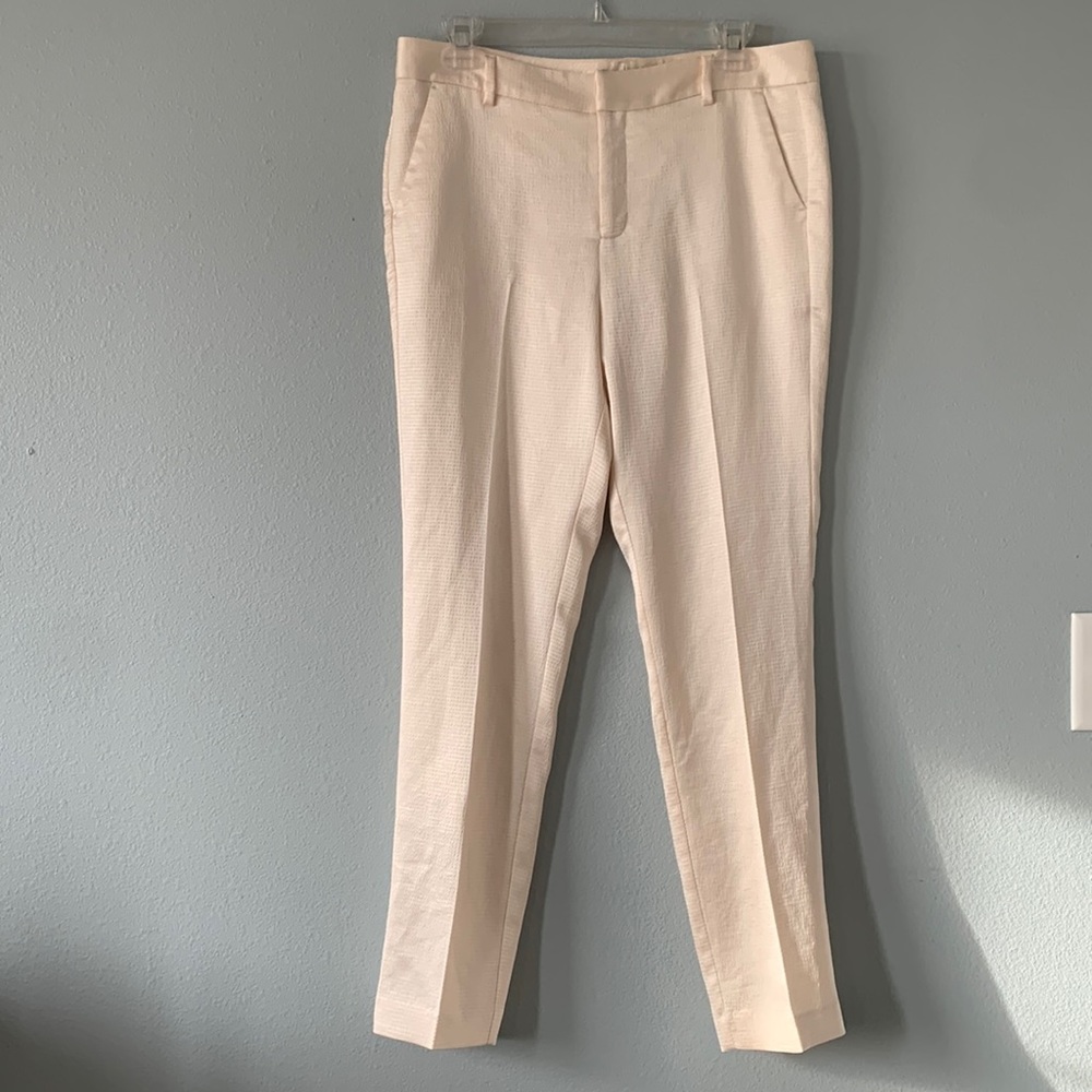 Vince Camuto cream silky seersucker trouser pants!